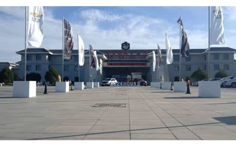 敦煌當?shù)剀囌勾蟮榔熘谱髯赓U